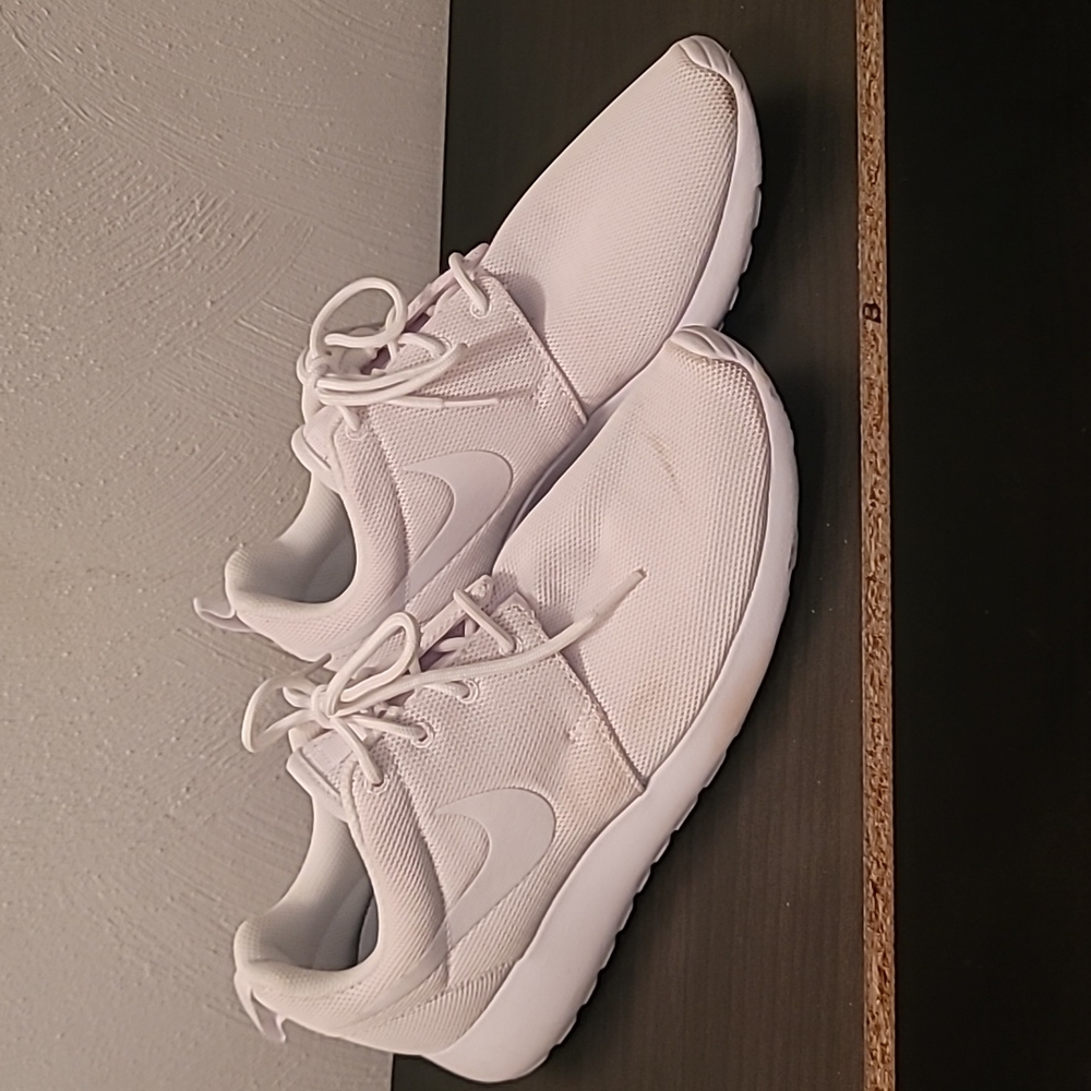 Nike Tennis Shoes